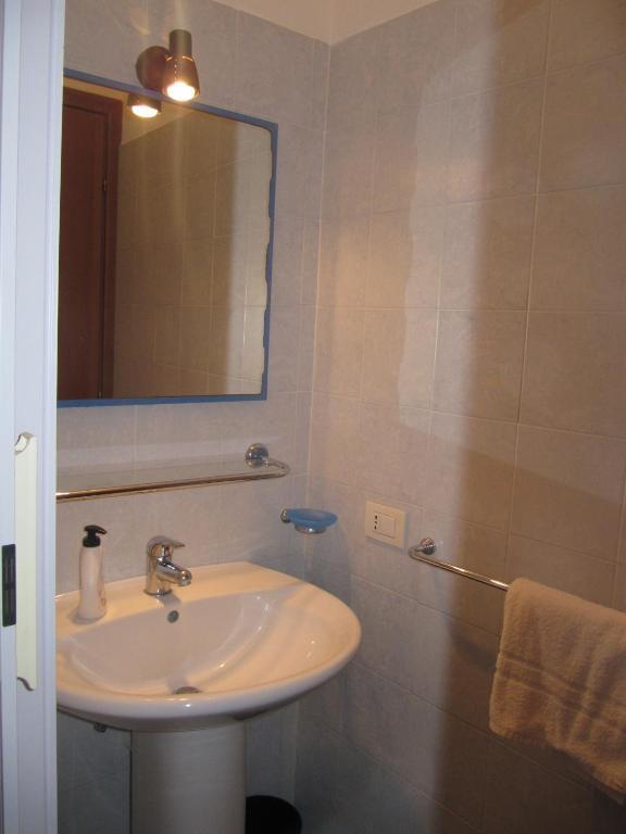 Maison d'hôtes Torre Del Golfo à Cropani Chambre photo